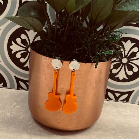 Orange Guitar Earrings Rock 'n Roll - Picture 3 of 7